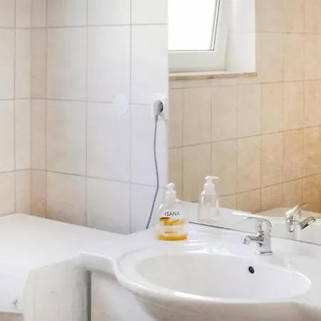 3 Bedroom Gorgeous In Prázdninový dům *